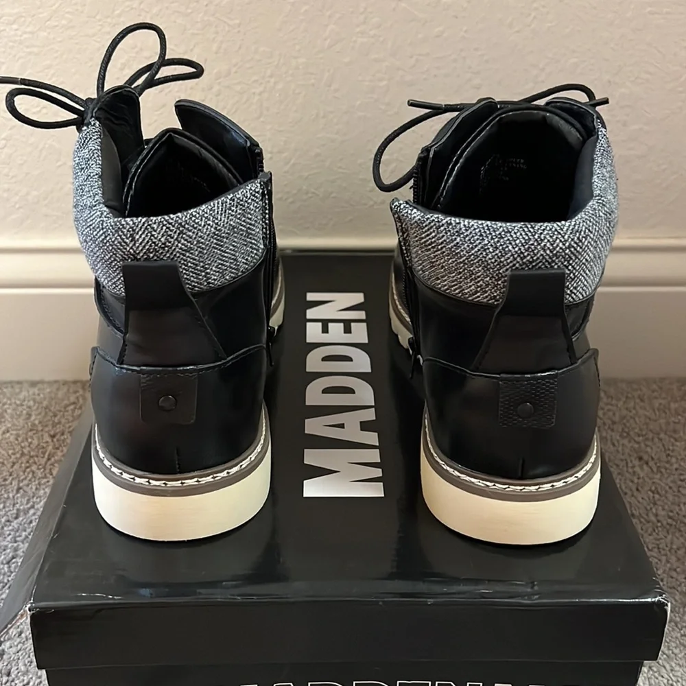 BRAND NEW Steve Madden Boots - Picture 2 of 7